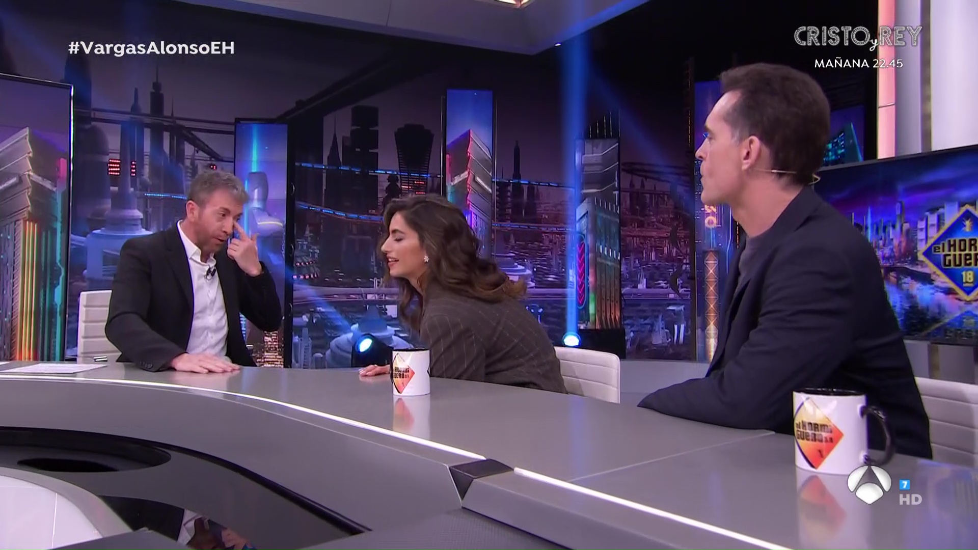 Pablo Motos, Begoña Vargas y Pedro Alonso, en 'El Hormiguero'