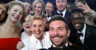 A una decada de la iconica foto de los Oscar